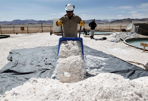 Bolivia, en su tercer intento de industrializar el litio enfrenta cinco obstáculos